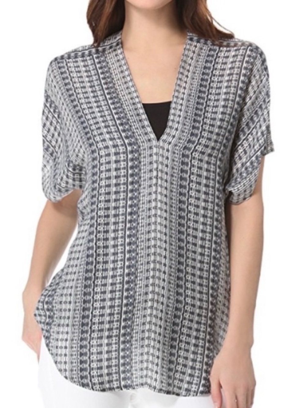 VINCE GRAY BLACK PATTERN SHORT SLEEVE V-NECK SILK BLOUSE SZ SMALL